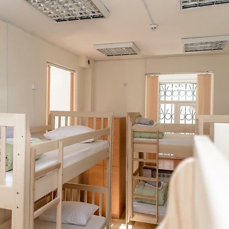 Globus Lipki Hostel 基輔 外观 照片