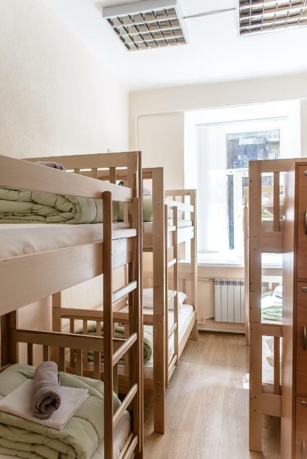 Globus Lipki Hostel 基輔 外观 照片