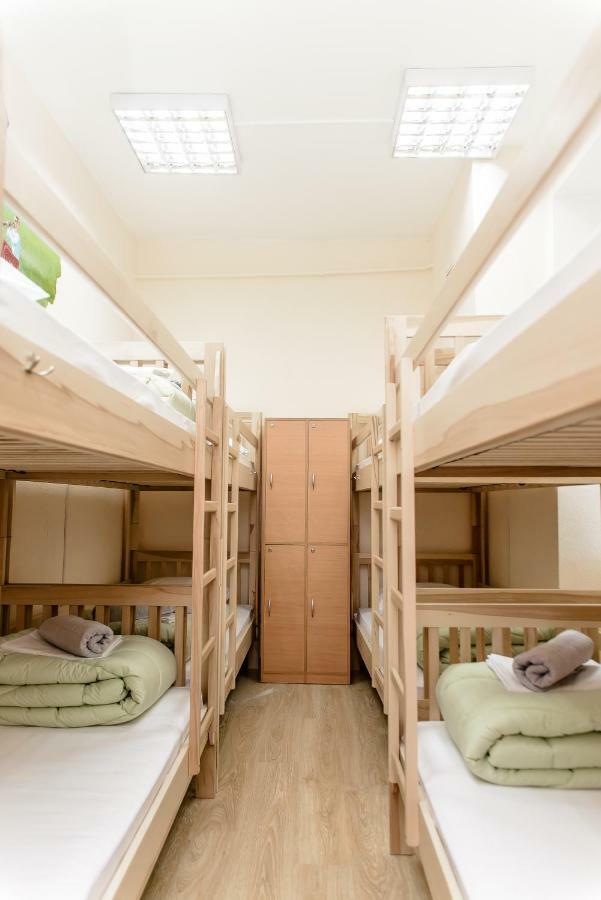 Globus Lipki Hostel 基輔 外观 照片