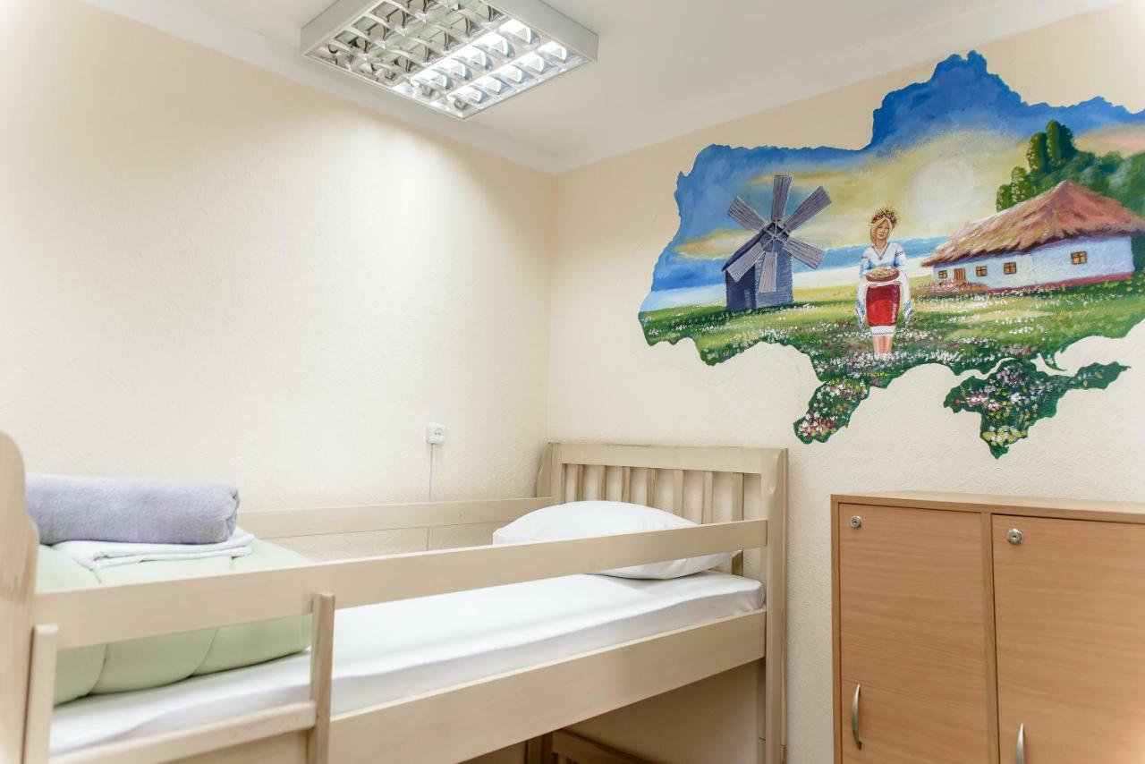 Globus Lipki Hostel 基輔 外观 照片