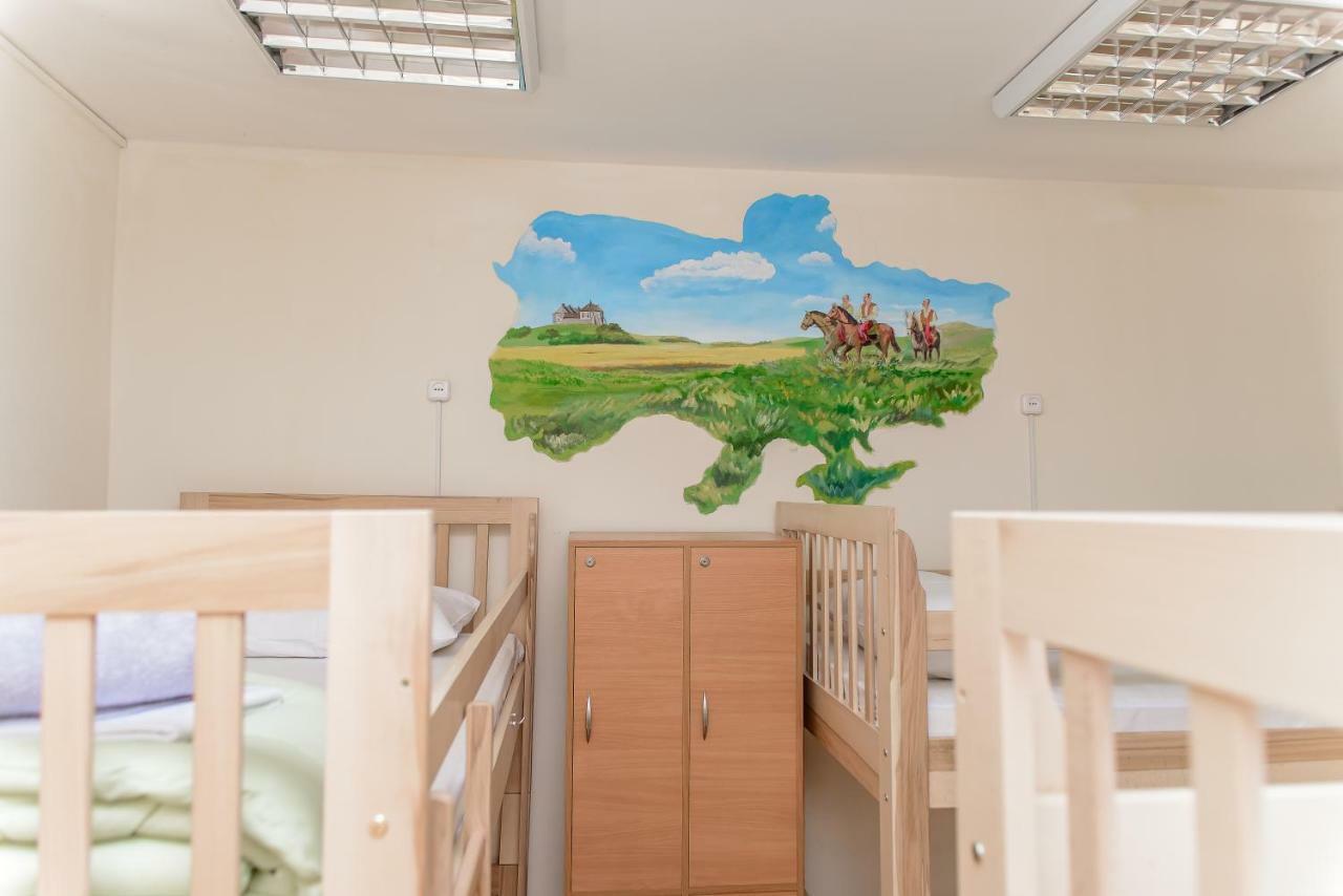 Globus Lipki Hostel 基輔 外观 照片