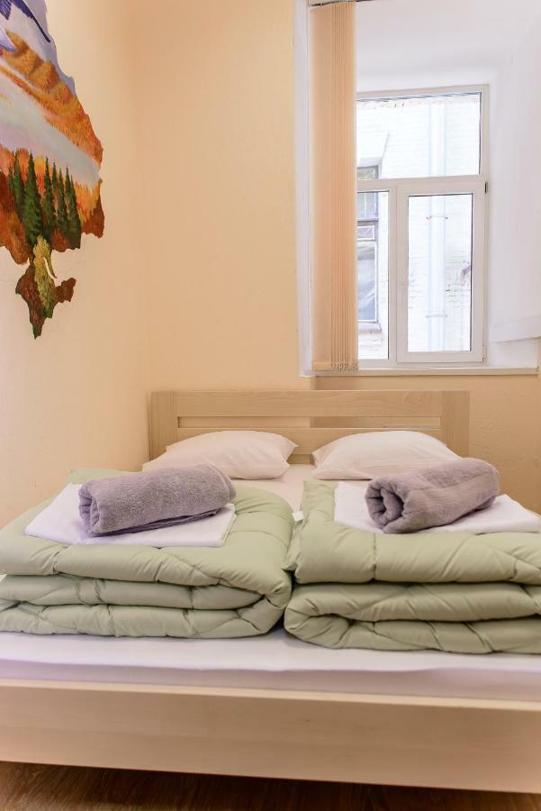 Globus Lipki Hostel 基輔 外观 照片