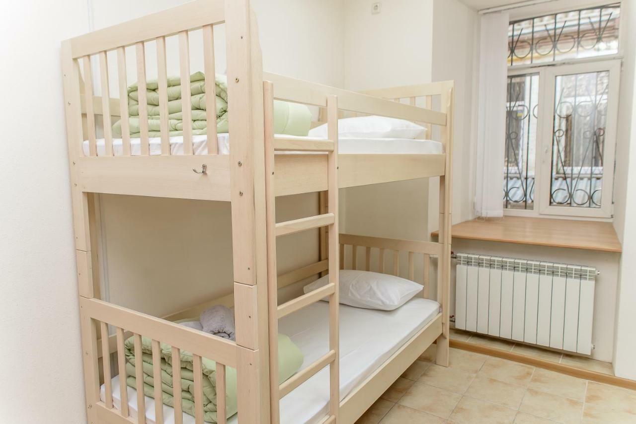 Globus Lipki Hostel 基輔 外观 照片