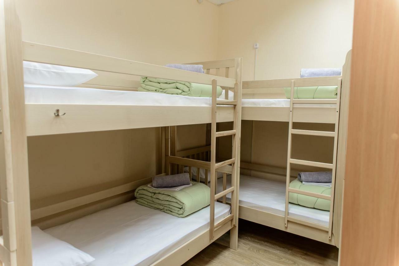 Globus Lipki Hostel 基輔 外观 照片