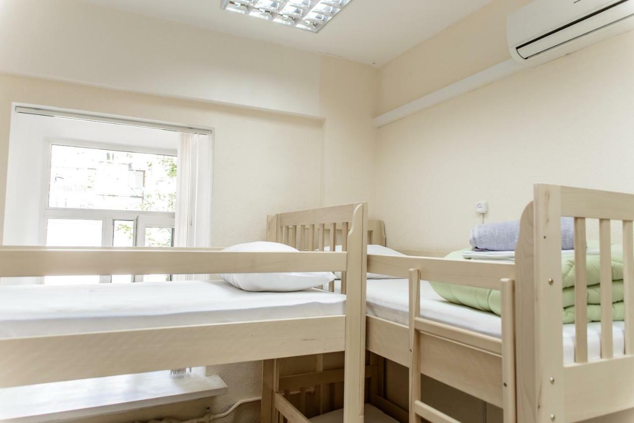 Globus Lipki Hostel 基輔 外观 照片