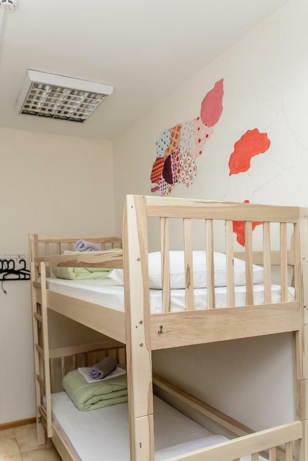 Globus Lipki Hostel 基輔 外观 照片