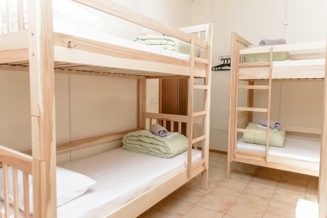 Globus Lipki Hostel 基輔 外观 照片