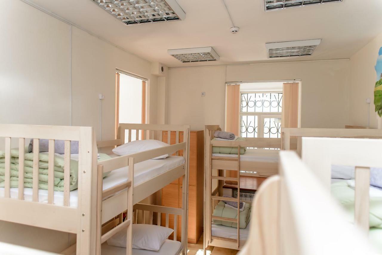 Globus Lipki Hostel 基輔 外观 照片