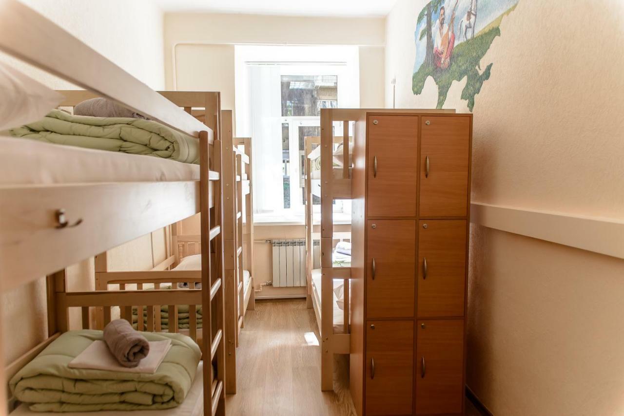 Globus Lipki Hostel 基輔 外观 照片
