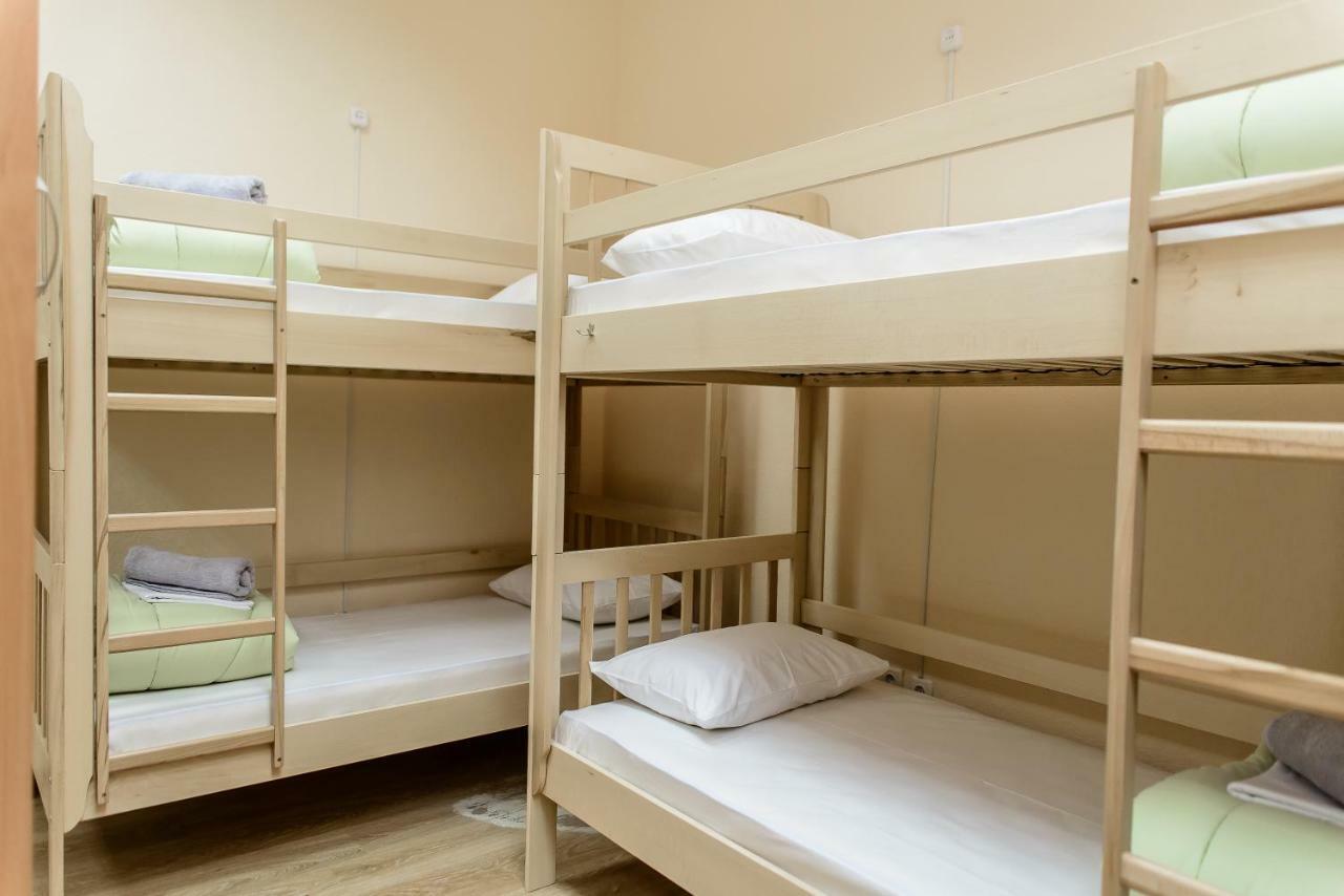 Globus Lipki Hostel 基輔 外观 照片