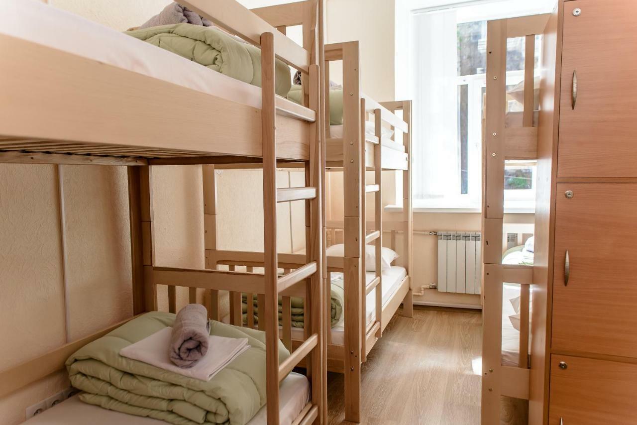 Globus Lipki Hostel 基輔 外观 照片