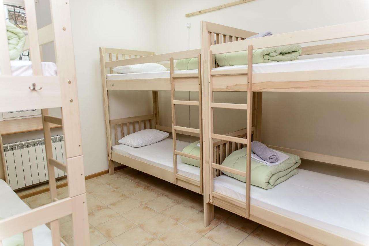 Globus Lipki Hostel 基輔 外观 照片