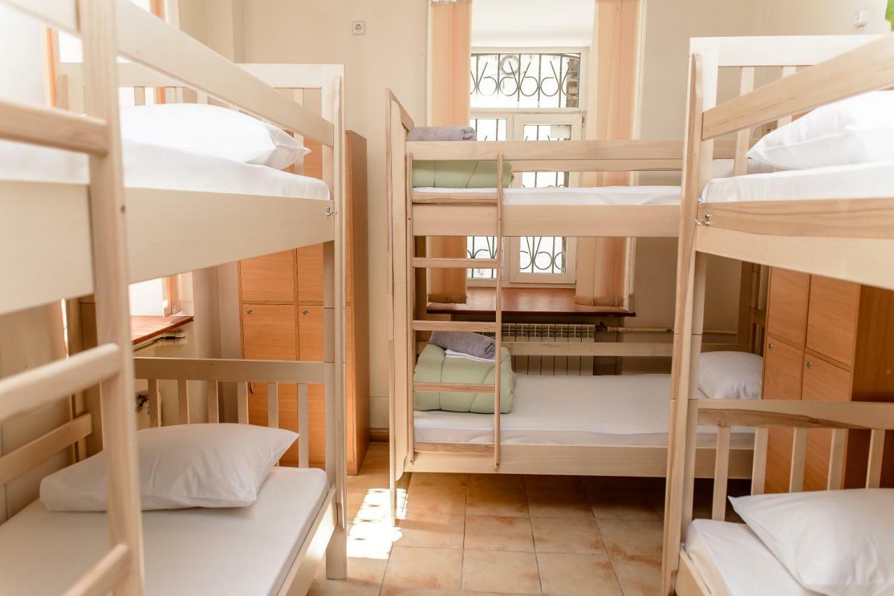Globus Lipki Hostel 基輔 外观 照片