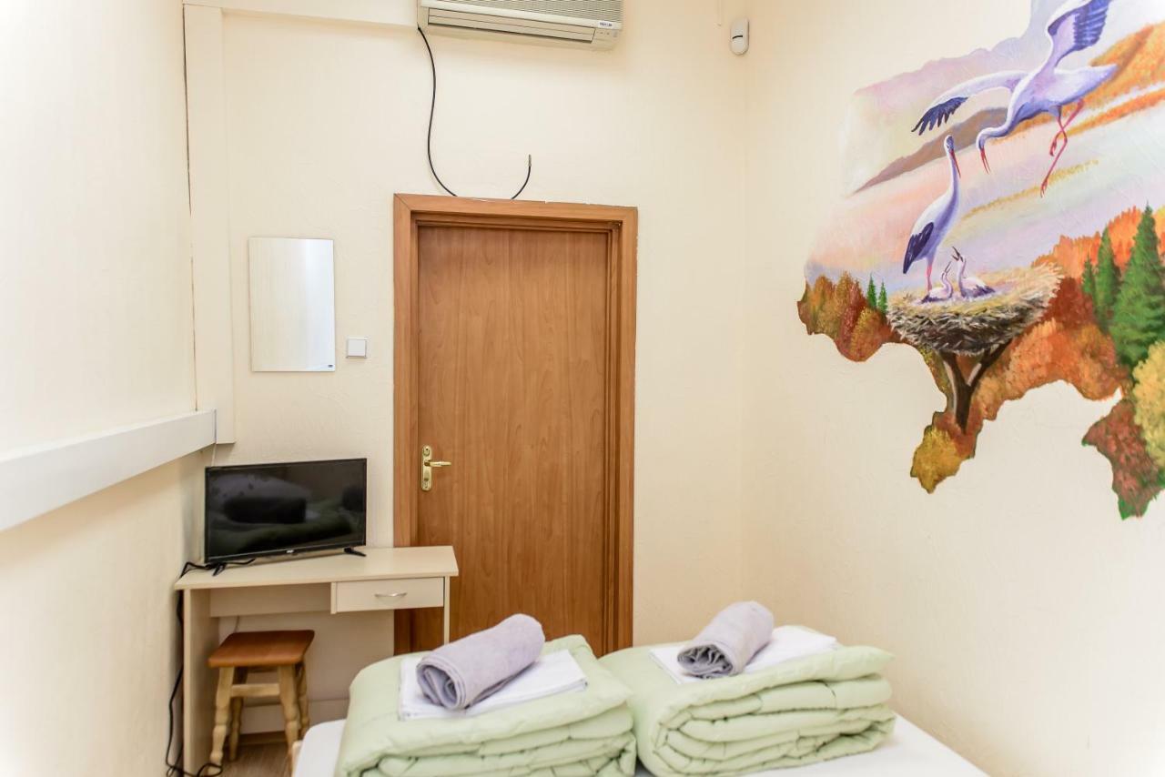 Globus Lipki Hostel 基輔 外观 照片
