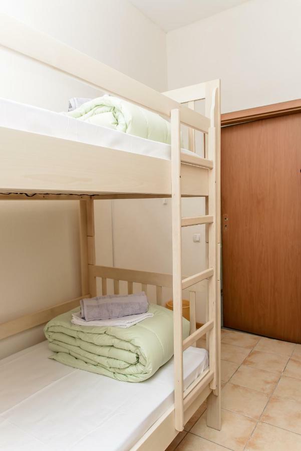 Globus Lipki Hostel 基輔 外观 照片