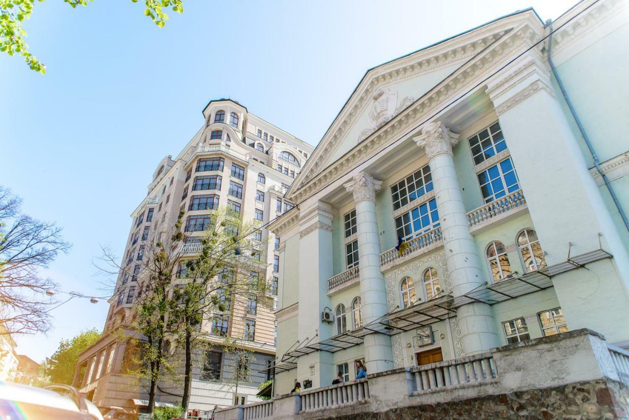 Globus Lipki Hostel 基輔 外观 照片