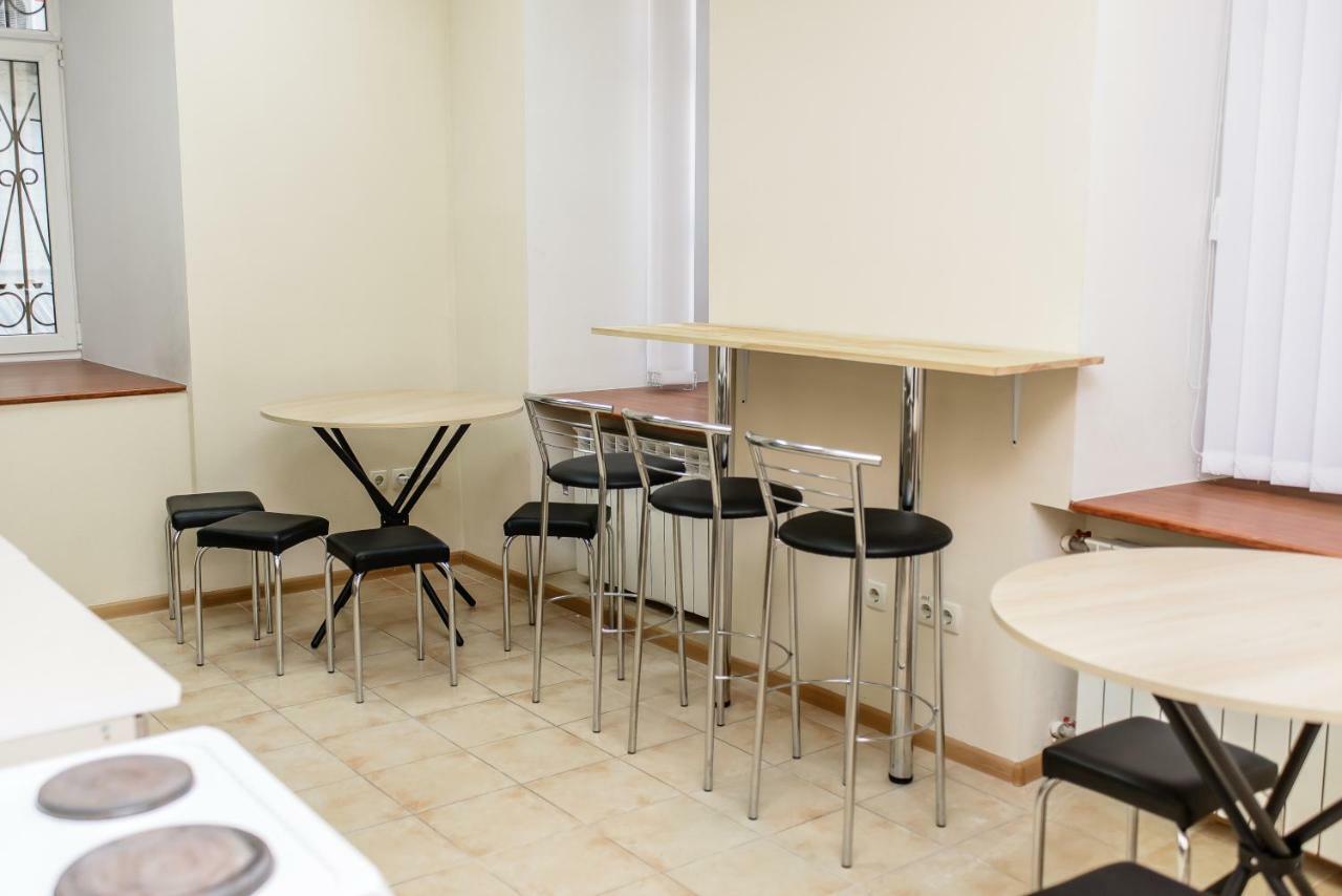 Globus Lipki Hostel 基輔 外观 照片