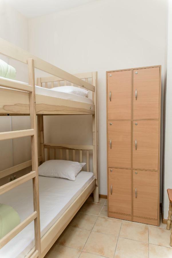 Globus Lipki Hostel 基輔 外观 照片