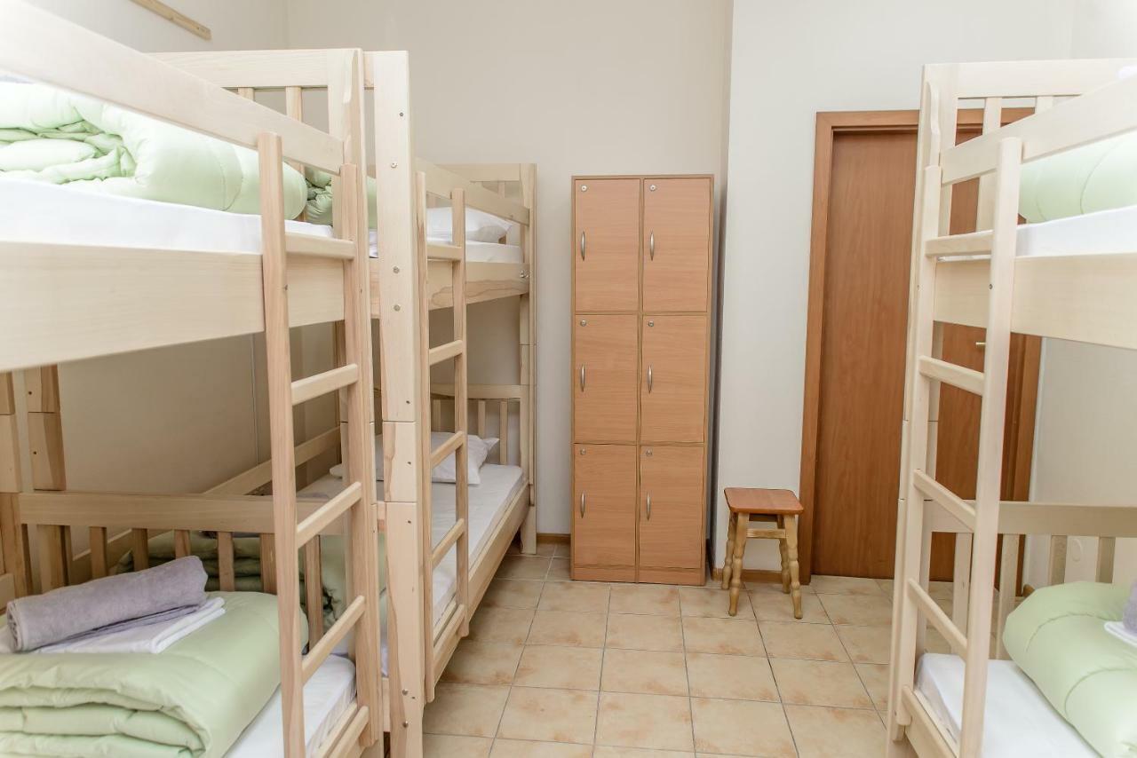 Globus Lipki Hostel 基輔 外观 照片