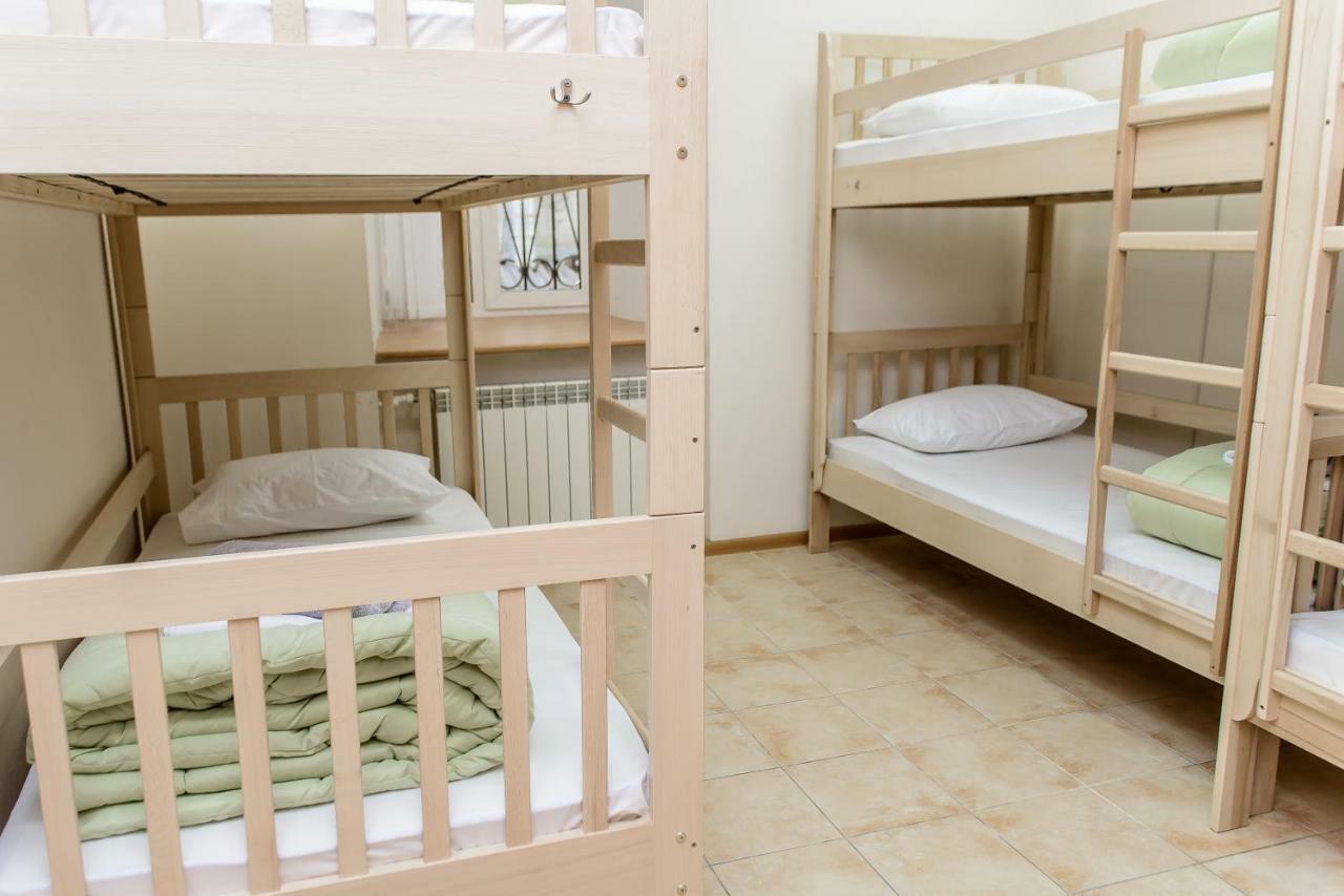 Globus Lipki Hostel 基輔 外观 照片