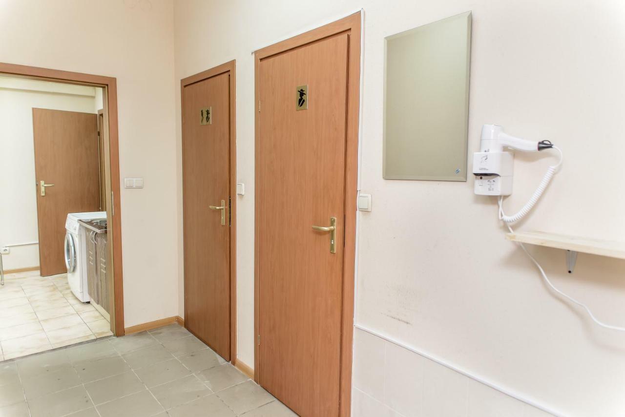 Globus Lipki Hostel 基輔 外观 照片